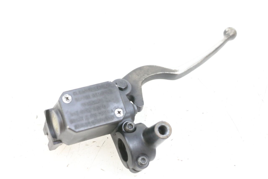 photo de FRONT MASTER CYLINDER YAMAHA X-MAX XMAX 125 (2010 - 2013) - Surface and material condition