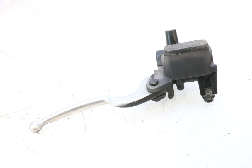 photo de FRONT MASTER CYLINDER YAMAHA X-MAX XMAX 125 (2010 - 2013) - Technical close-up