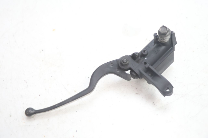 photo de FRONT MASTER CYLINDER YAMAHA XMAX X-MAX 125 (2006 - 2009) - Fixing points details