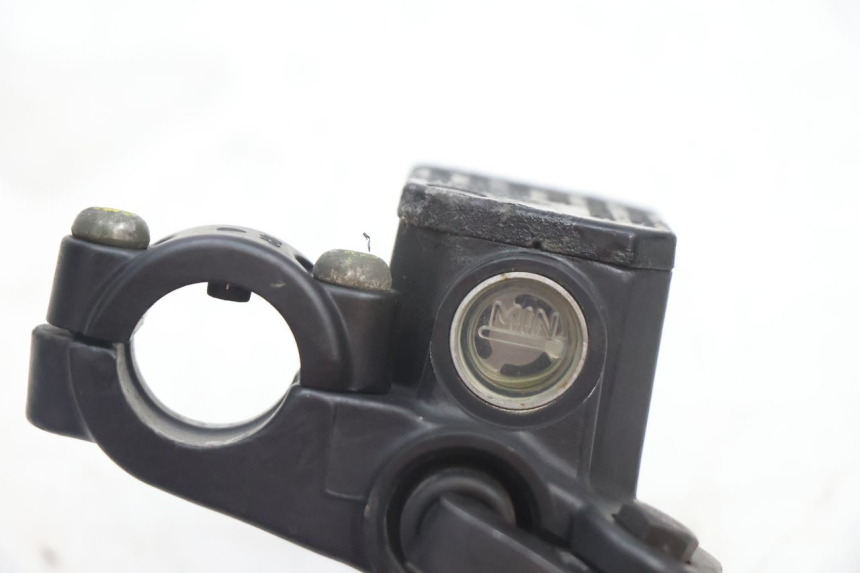 photo de FRONT BRAKE MASTER CYLINDER PIAGGIO X8 STREET 125 (2006 - 2007) - Fixing points details