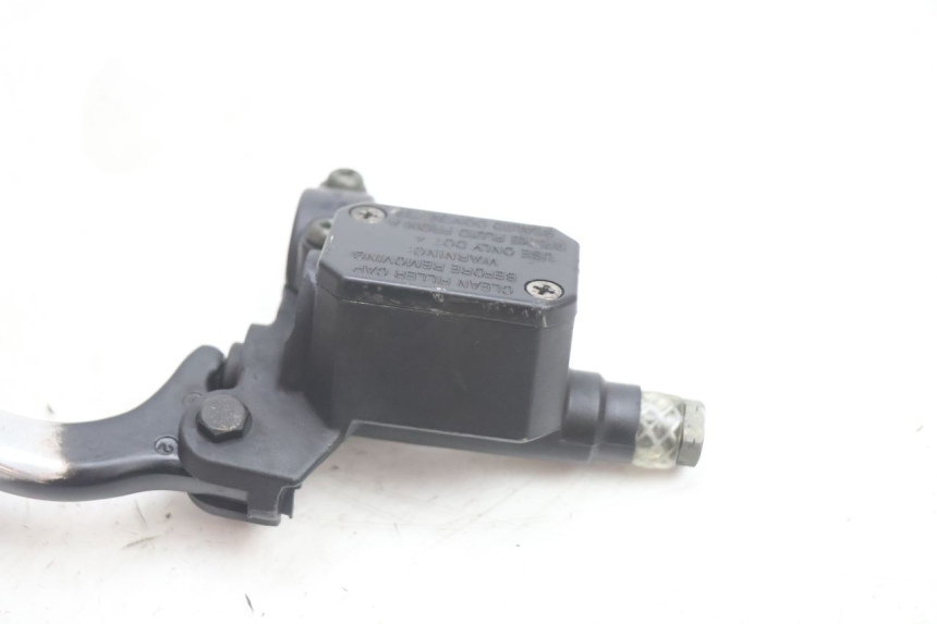 photo de FRONT MASTER CYLINDER PIAGGIO X9 EVOLUTION 125 (2003 - 2007) - Surface and material condition
