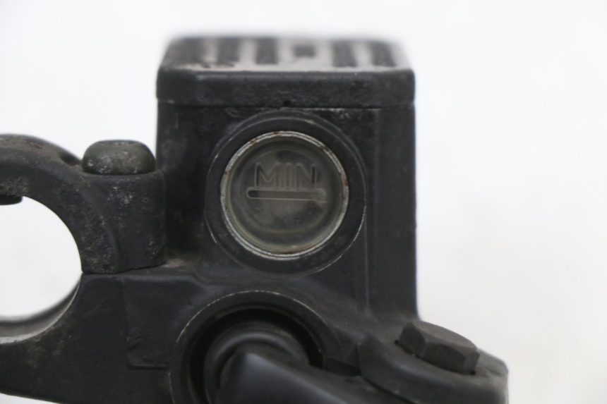 photo de FRONT MASTER CYLINDER PIAGGIO X9 125 (2000 - 2003) - Fixing points details