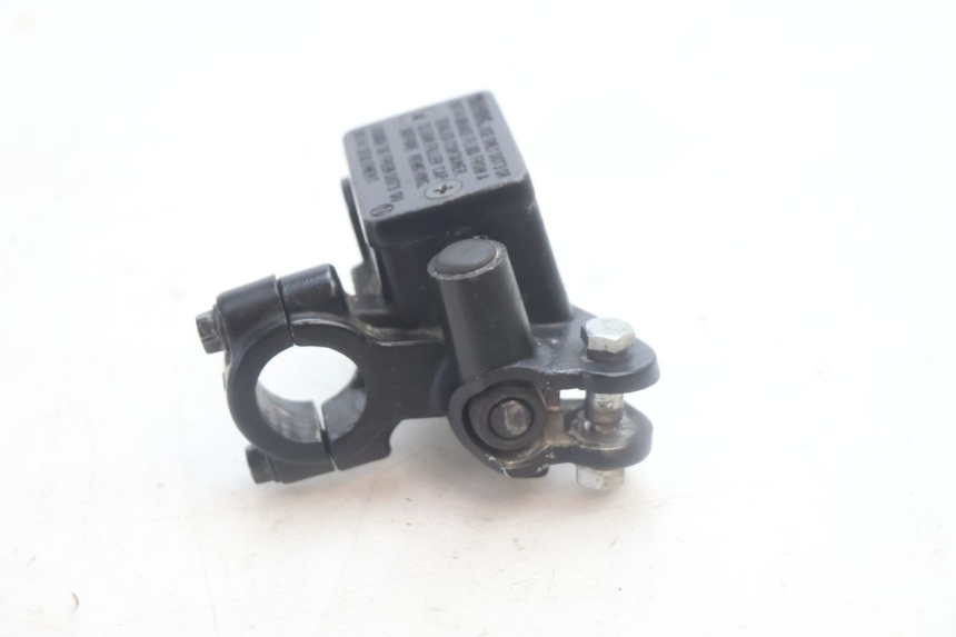 photo de FRONT BRAKE MASTER CYLINDER HONDA XLV VARADERO 125 (2007 - 2012) - Alternative perspective