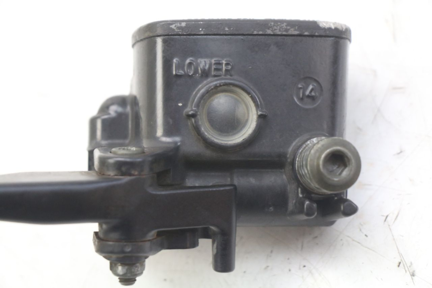 photo de FRONT BRAKE MASTER CYLINDER YAMAHA XP T-MAX TMAX 500 (2004 - 2007) - Technical close-up