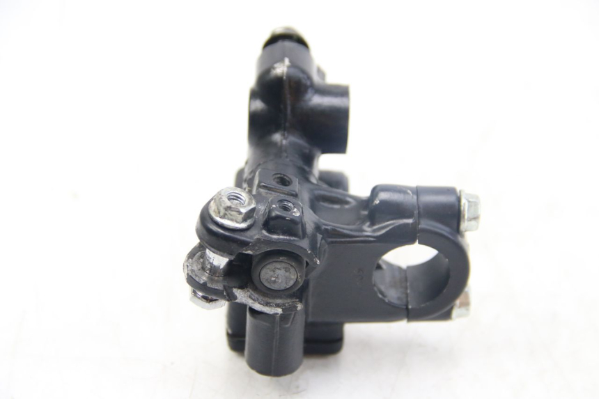 photo de FRONT BRAKE MASTER CYLINDER HONDA XR L 125 (2003 - 2007) - Zoom on usage condition