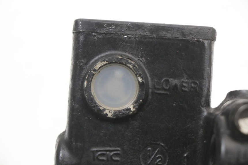 photo de Front master cylinder HYOSUNG XRX 125 (2000 - 2008) - Fixing points details