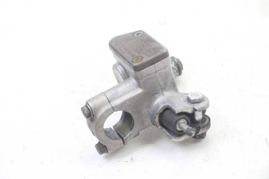 photo de FRONT BRAKE MASTER CYLINDER YAMAHA YZ-F YZF 250 (2007 - 2013) - Zoom on usage condition