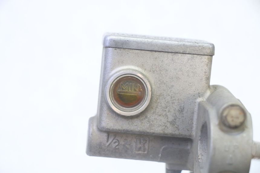 photo de FRONT BRAKE MASTER CYLINDER YAMAHA YFM GRIZZLY 550 (2008 - 2015) - Technical close-up