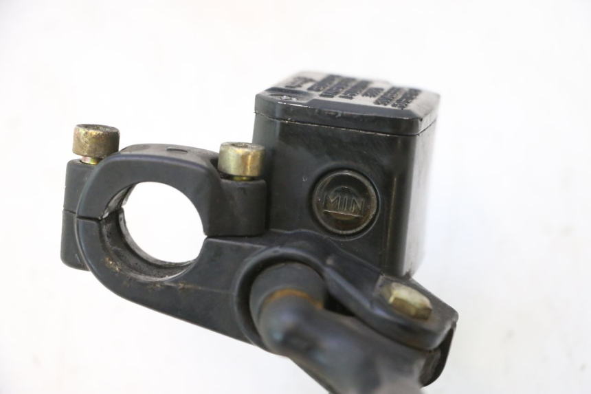 photo de FRONT BRAKE MASTER CYLINDER YAMAHA YP MAJESTY 125 (1998 - 2001) - Component detail