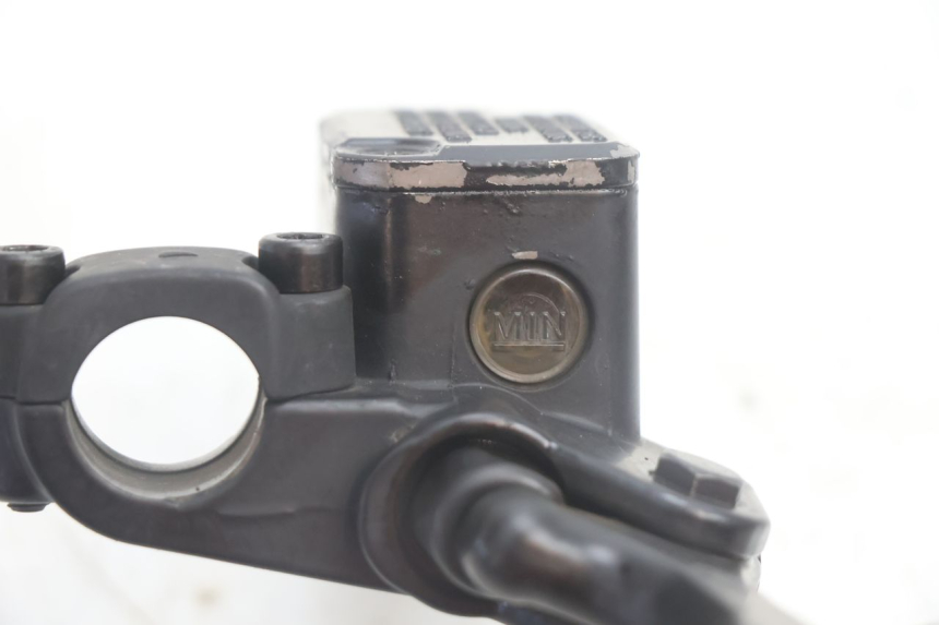 photo de FRONT BRAKE MASTER CYLINDER YAMAHA YP MAJESTY 125 (2002 - 2006) - Alternative perspective