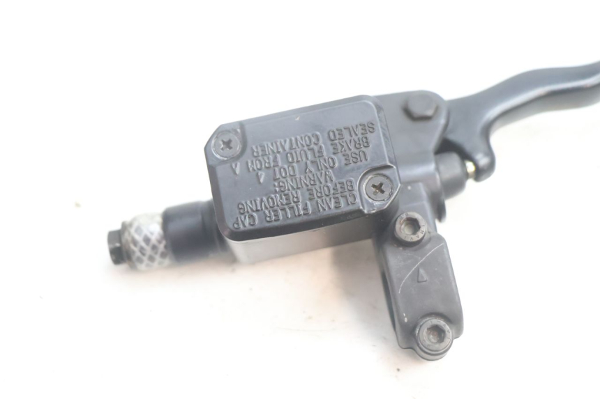 photo de FRONT BRAKE MASTER CYLINDER YAMAHA YP MAJESTY 125 (2002 - 2006) - Component detail