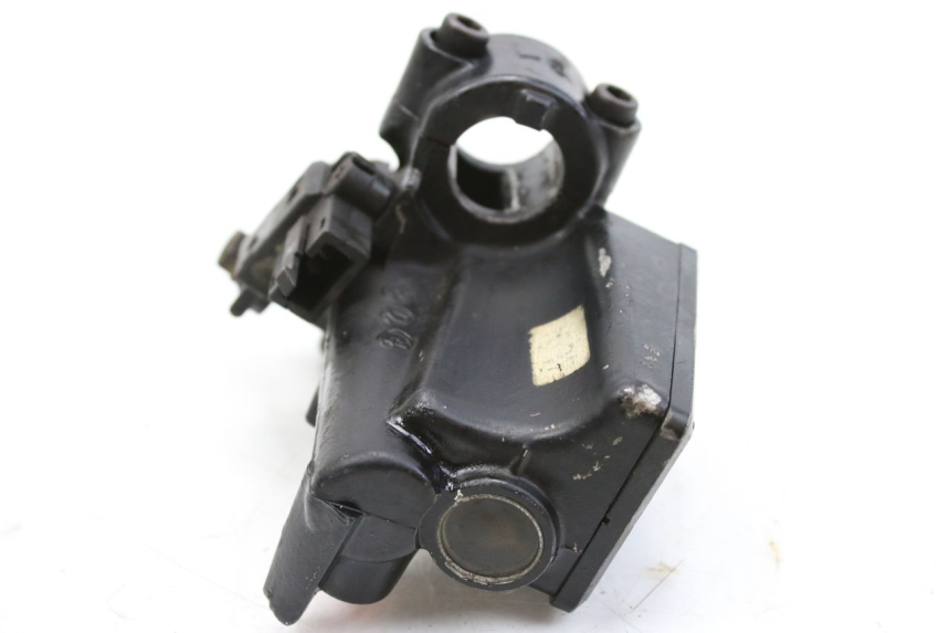 photo de FRONT BRAKE MASTER CYLINDER KAWASAKI ZEPHYR 1100 ( - 1995) - Alternative perspective