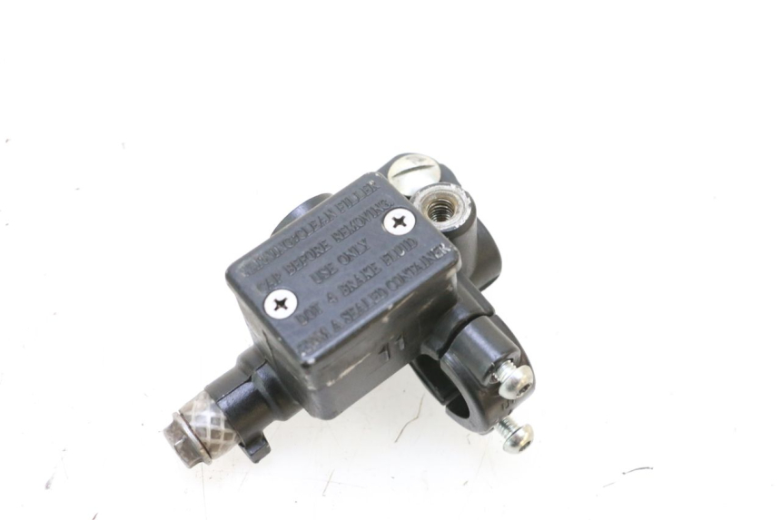 photo de FRONT BRAKE MASTER CYLINDER PIAGGIO ZIP 4T 50 (2018 - 2020) - Alternative perspective
