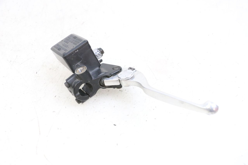 photo de FRONT BRAKE MASTER CYLINDER KAWASAKI ZR 7 750 (1999 - 2004) - Fixing points details