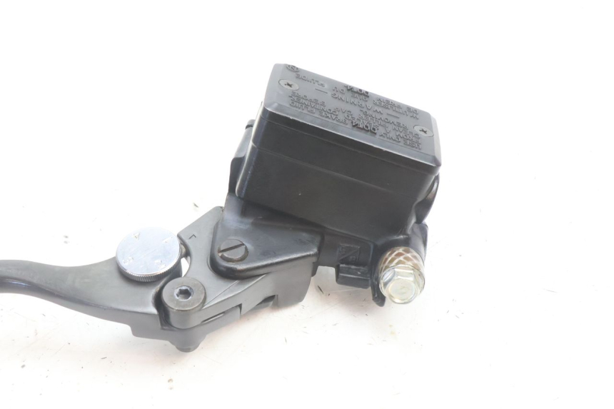 photo de FRONT BRAKE MASTER CYLINDER KAWASAKI ZZR 600 (1995 - 2004) - Product overview