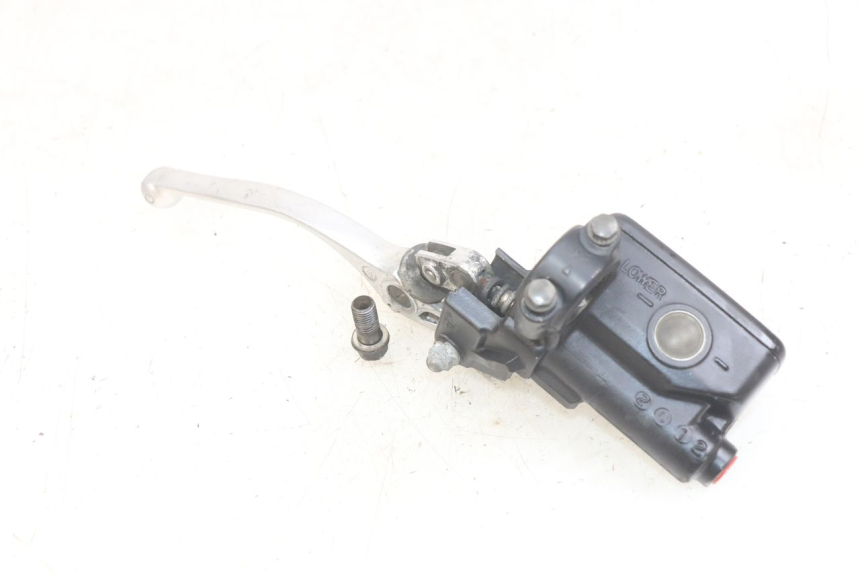 photo de CLUTCH MASTER CYLINDER HONDA CBR F SC25 1000 (1989 - 1992) - Technical close-up