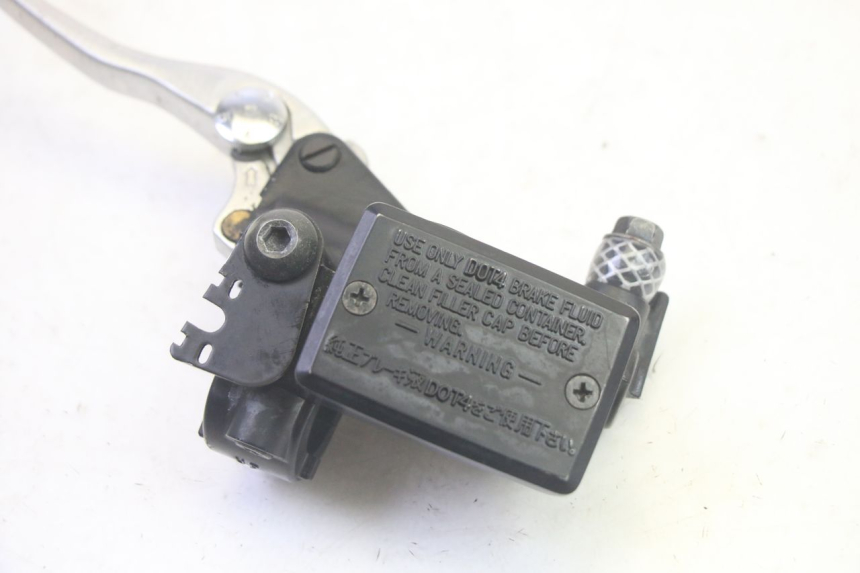 photo de CLUTCH MASTER CYLINDER YAMAHA FJR ABS 1300 (2006 - 2012) - Zoom on usage condition