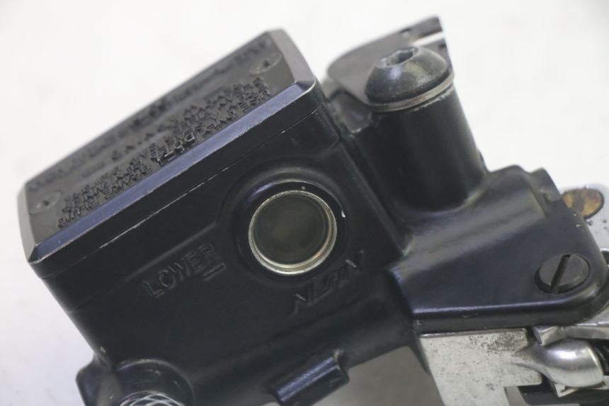 photo de CLUTCH MASTER CYLINDER YAMAHA FJR ABS 1300 (2006 - 2012) - Technical close-up