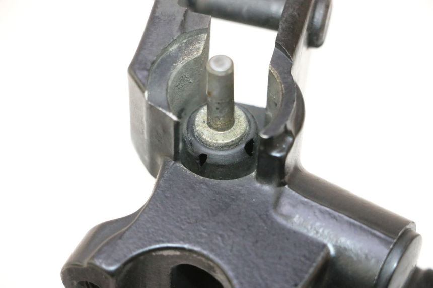 photo de CLUTCH MASTER CYLINDER YAMAHA FJR 1300 (2001 - 2005) - Surface and material condition