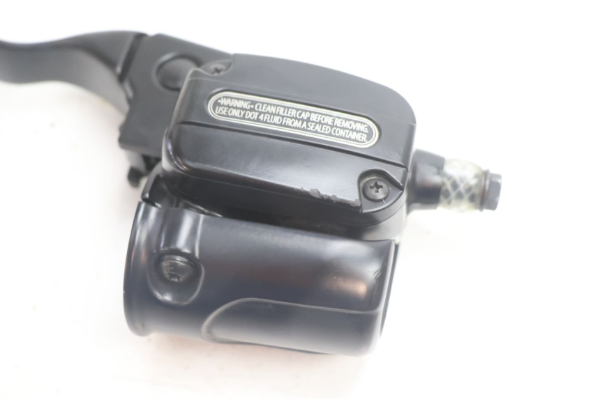 photo de CLUTCH MASTER CYLINDER HARLEY DAVIDSON ROAD GLIDE FLTRXSE 1920 (2018 - 2022) - Technical close-up