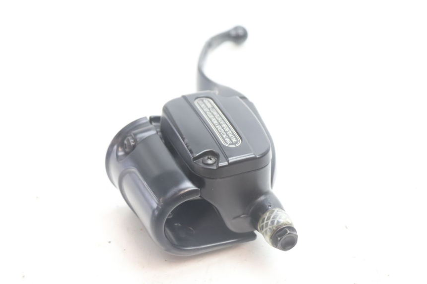 photo de CLUTCH MASTER CYLINDER HARLEY DAVIDSON ROAD GLIDE FLTRXSE 1920 (2018 - 2022) - Surface and material condition