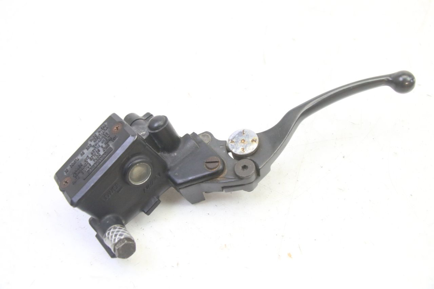 photo de CLUTCH MASTER CYLINDER TRIUMPH SPRINT 900 (1995 - 1998) - Technical close-up