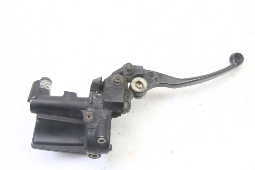 photo de CLUTCH MASTER CYLINDER TRIUMPH SPRINT 900 (1995 - 1998) - Fixing points details