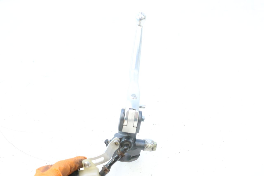 photo de CLUTCH MASTER CYLINDER DUCATI SS IE DS CARENEE 1000 (2002 - 2006) - Fixing points details
