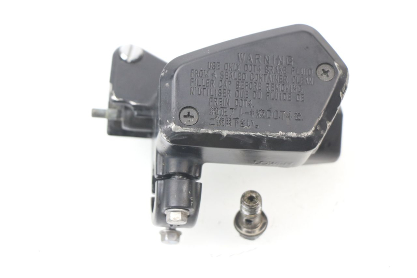 photo de CLUTCH MASTER CYLINDER HONDA VFR F 1200 (2010 - 2015) - Technical close-up