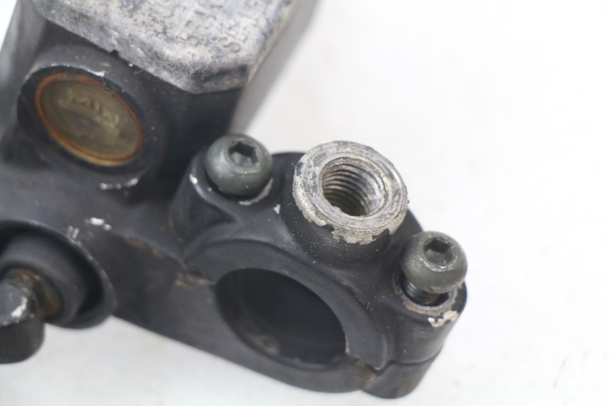 photo de REAR BRAKE MASTER CYLINDER PIAGGIO BEVERLY 125 (1998 - 2005) - Zoom on usage condition