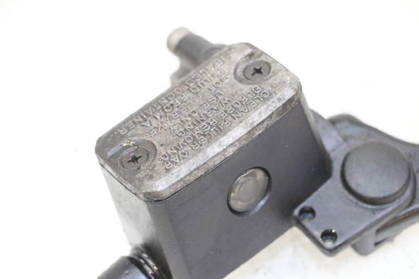 photo de REAR BRAKE MASTER CYLINDER BMW C1 125 (2000 - 2003) - Technical close-up