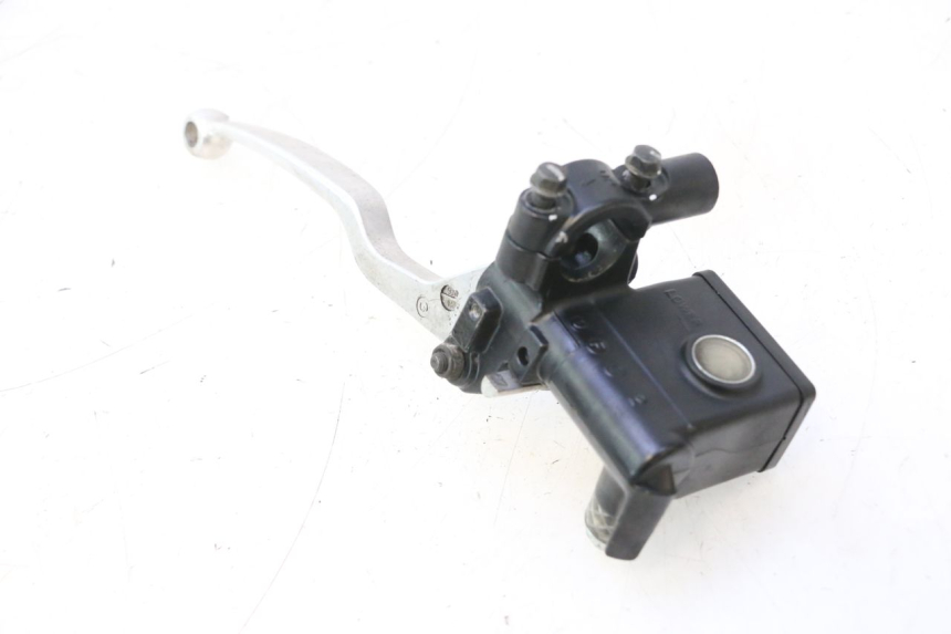 photo de REAR BRAKE MASTER CYLINDER SUZUKI BURGMAN 125 (2007 - 2014) - Alternative perspective