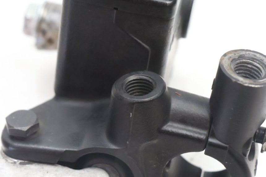 photo de REAR BRAKE MASTER CYLINDER SUZUKI BURGMAN 125 (2007 - 2014) - Alternative perspective