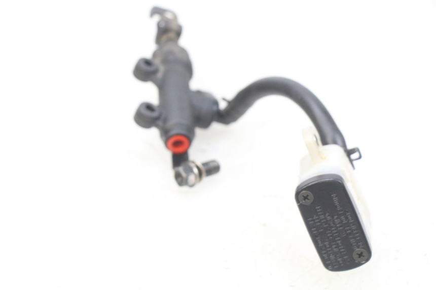 photo de REAR BRAKE MASTER CYLINDER HONDA CB R 1000 (2018 - 2023) - Zoom on usage condition
