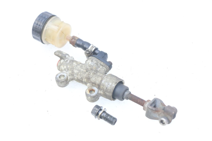 photo de REAR BRAKE MASTER CYLINDER HONDA CBR RR FIREBLADE 900 (1992 - 1994) - Component detail