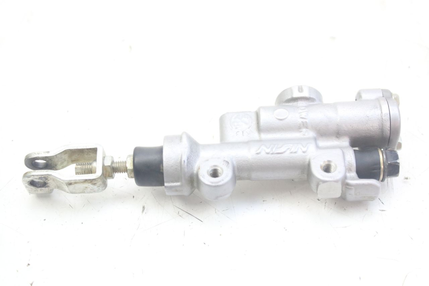 photo de REAR BRAKE MASTER CYLINDER HONDA CRF 250 (2010 - 2013) - Alternative perspective