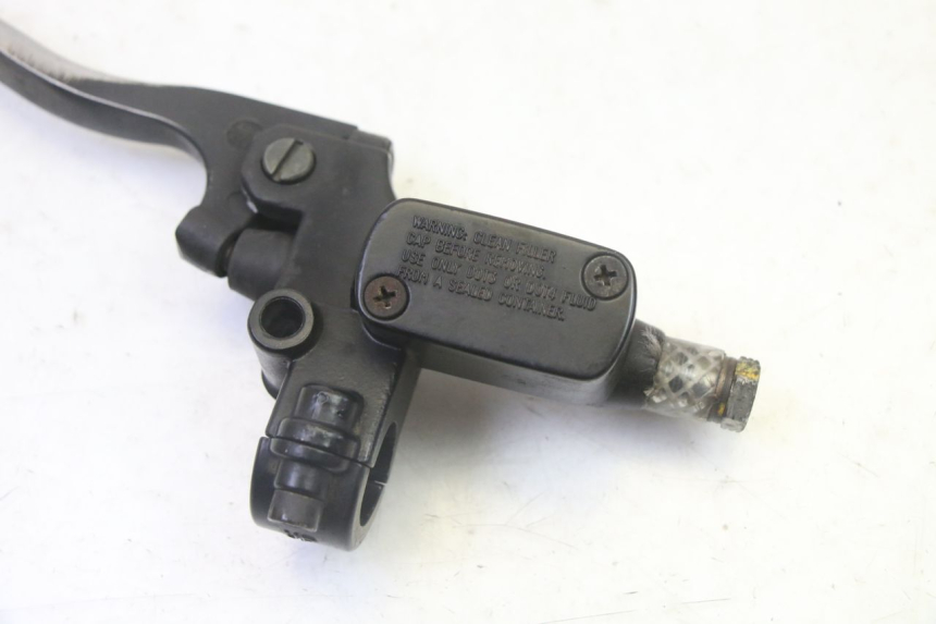 photo de REAR BRAKE MASTER CYLINDER PEUGEOT ELYSTAR 50 (2002 - 2014) - Zoom on usage condition