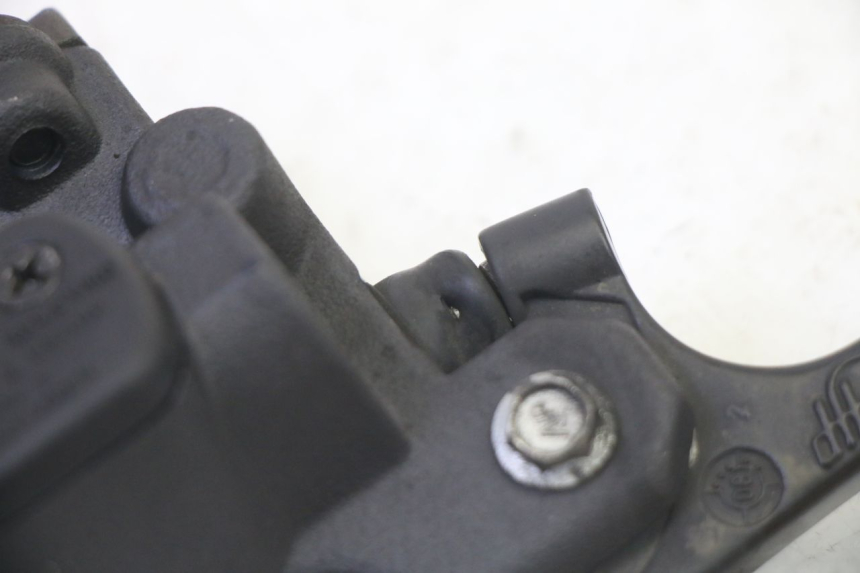 photo de REAR BRAKE MASTER CYLINDER PEUGEOT ELYSTAR 50 (2002 - 2014) - Technical close-up