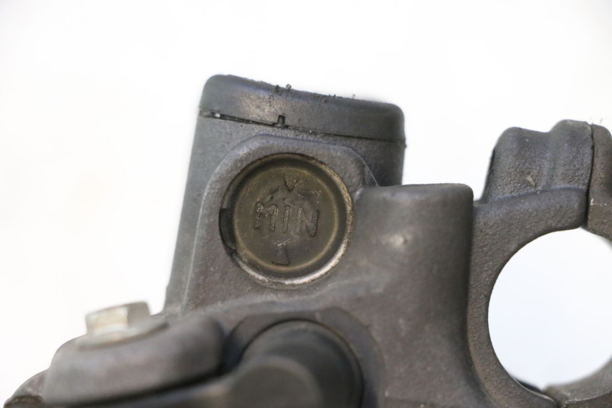 photo de REAR BRAKE MASTER CYLINDER PEUGEOT ELYSTAR 50 (2002 - 2014) - Zoom on usage condition