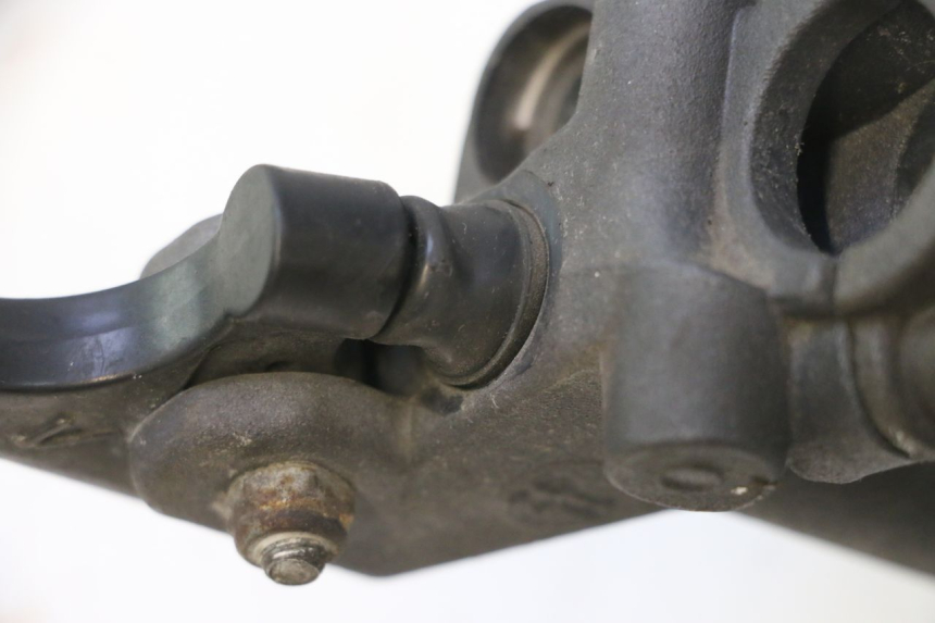 photo de REAR BRAKE MASTER CYLINDER PEUGEOT ELYSTAR 50 (2002 - 2014) - Alternative perspective