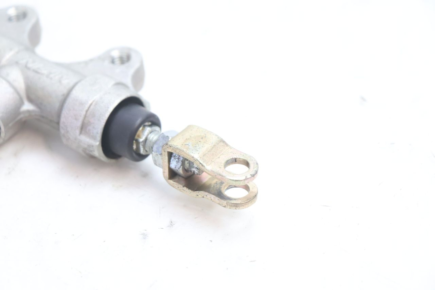 photo de REAR BRAKE MASTER CYLINDER KAWASAKI ER-6 ER6 N 650 (2005 - 2009) - Alternative perspective