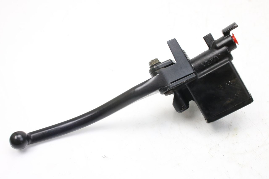 photo de REAR BRAKE MASTER CYLINDER HONDA FES S-WING SWING ABS 125 (2007 - 2015) - Zoom on usage condition