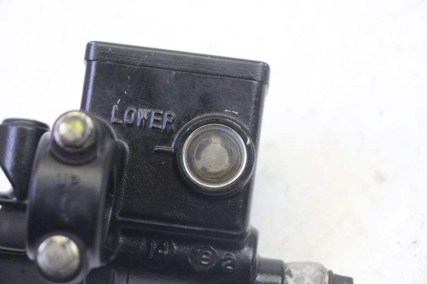 photo de REAR BRAKE MASTER CYLINDER HONDA FES S-WING SWING ABS 125 (2007 - 2015) - Technical close-up