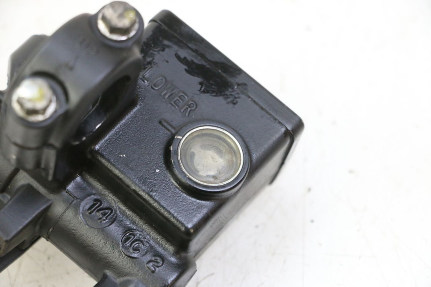 photo de REAR BRAKE MASTER CYLINDER HONDA FES S-WING SWING ABS 125 (2007 - 2015) - Technical close-up