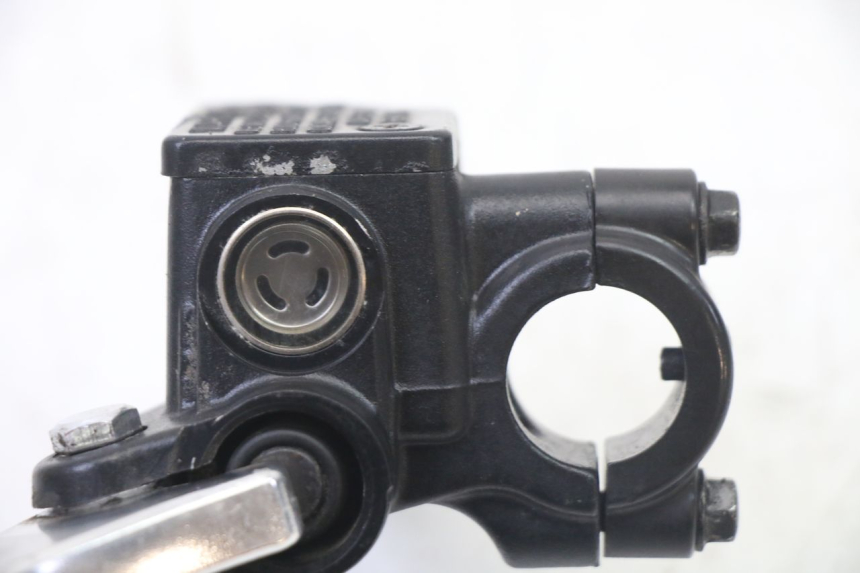 photo de REAR BRAKE MASTER CYLINDER SYM FIDDLE 3 III 125 (2014 - 2020) - Technical close-up