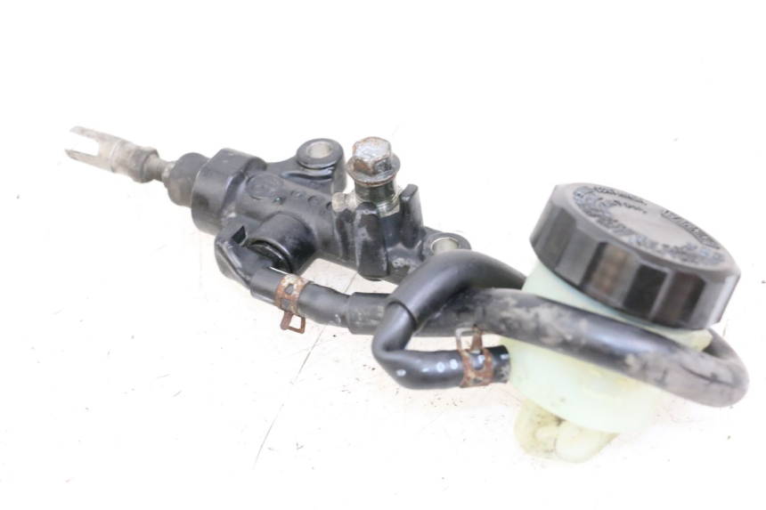 photo de REAR BRAKE MASTER CYLINDER YAMAHA FJR ABS 1300 (2006 - 2012) - Alternative perspective