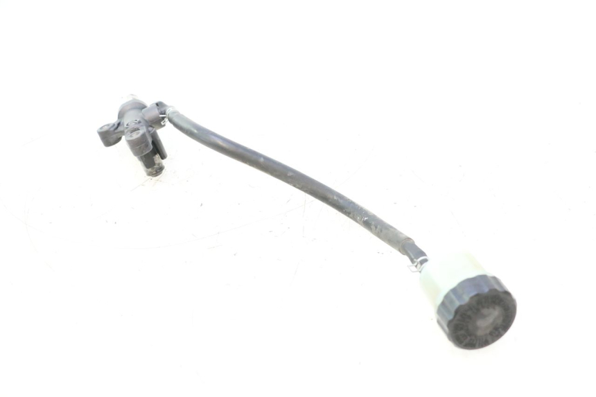 photo de REAR BRAKE MASTER CYLINDER YAMAHA FJR 1300 (2001 - 2005) - Alternative perspective