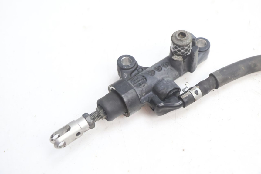 photo de REAR BRAKE MASTER CYLINDER YAMAHA FJR 1300 (2001 - 2005) - Component detail