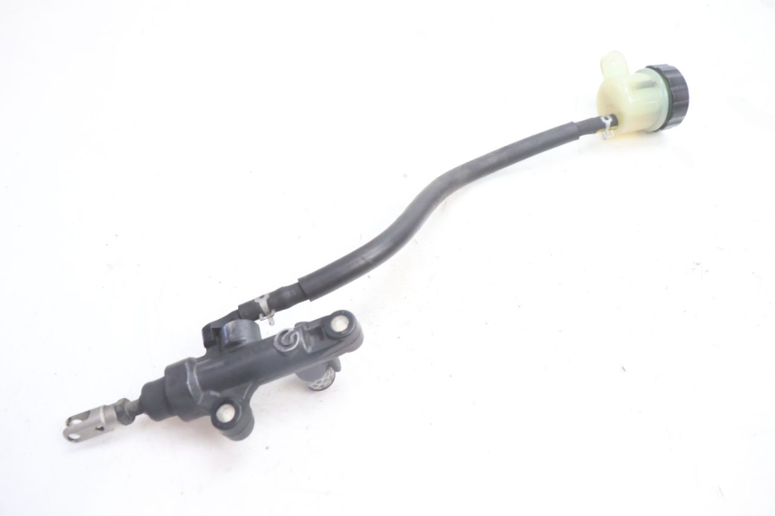 photo de REAR BRAKE MASTER CYLINDER YAMAHA FJR 1300 (2001 - 2005) - Alternative perspective