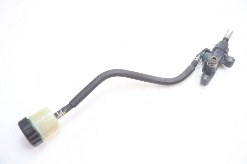 photo de REAR BRAKE MASTER CYLINDER YAMAHA FJR 1300 (2001 - 2005) - Surface and material condition